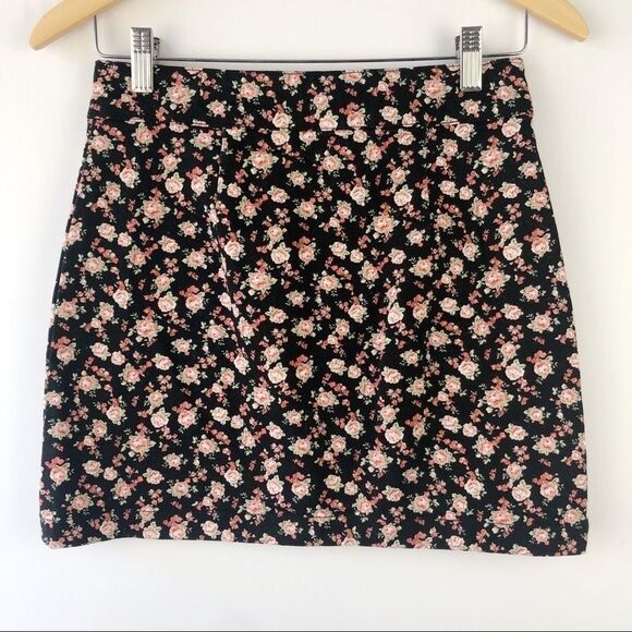 Forever 21 floral denim mini skirt size small - Picture 4 of 6